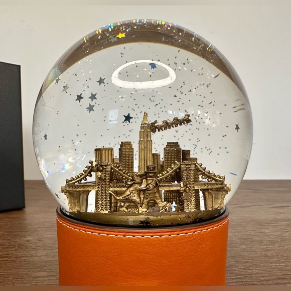 New Coach Snow Globe Pumpkin - Picture 2 of 9